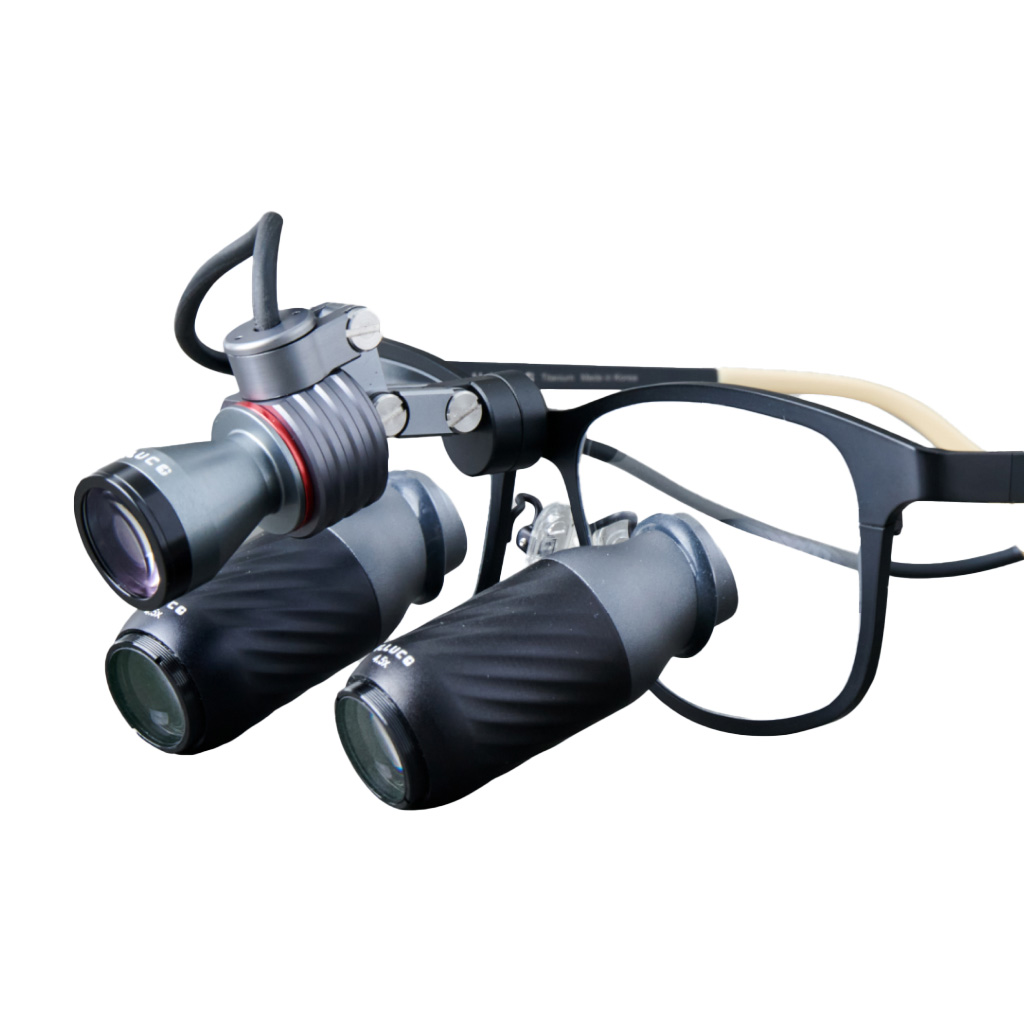 Проводной осветитель Illuco IHL-1000