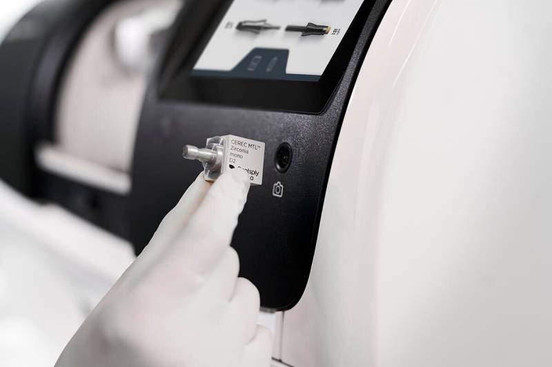 Шлифовально-фрезерный аппарат CEREC Primemill